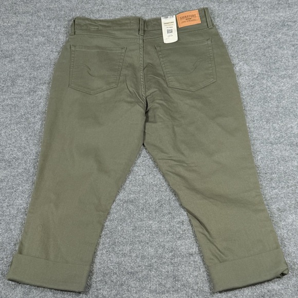 Levi Strauss Mid Rise Capri Pants Womens 10 W30 Green Stretch Cropped Casual New - Picture 3 of 10
